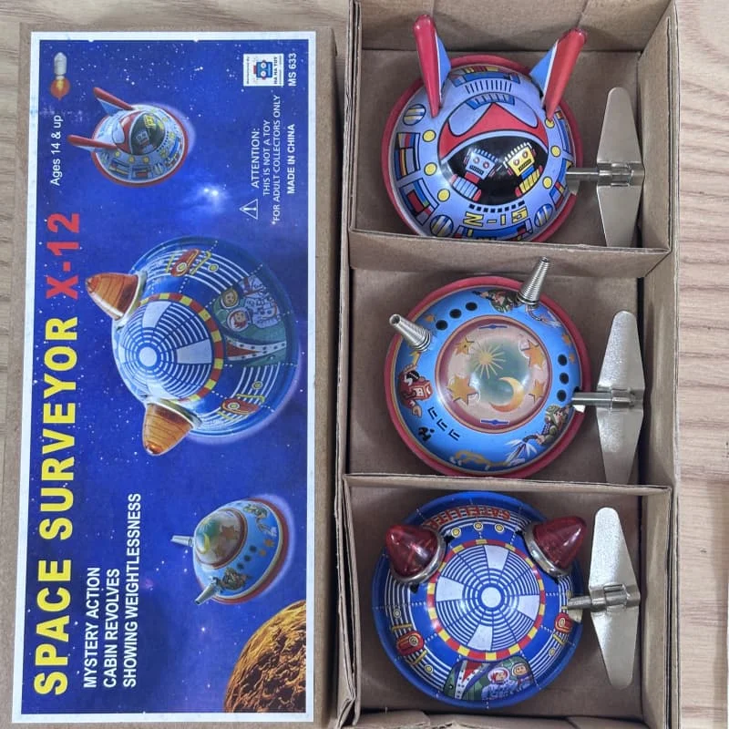 [مضحك] 3 قطعة/الوحدة مجموعة الكبار الرجعية لعبة هزازة معدن القصدير UFO سفينة الفضاء مساح الفضاء رائد الفضاء عقارب الساعة لعبة لعبة عتيقة