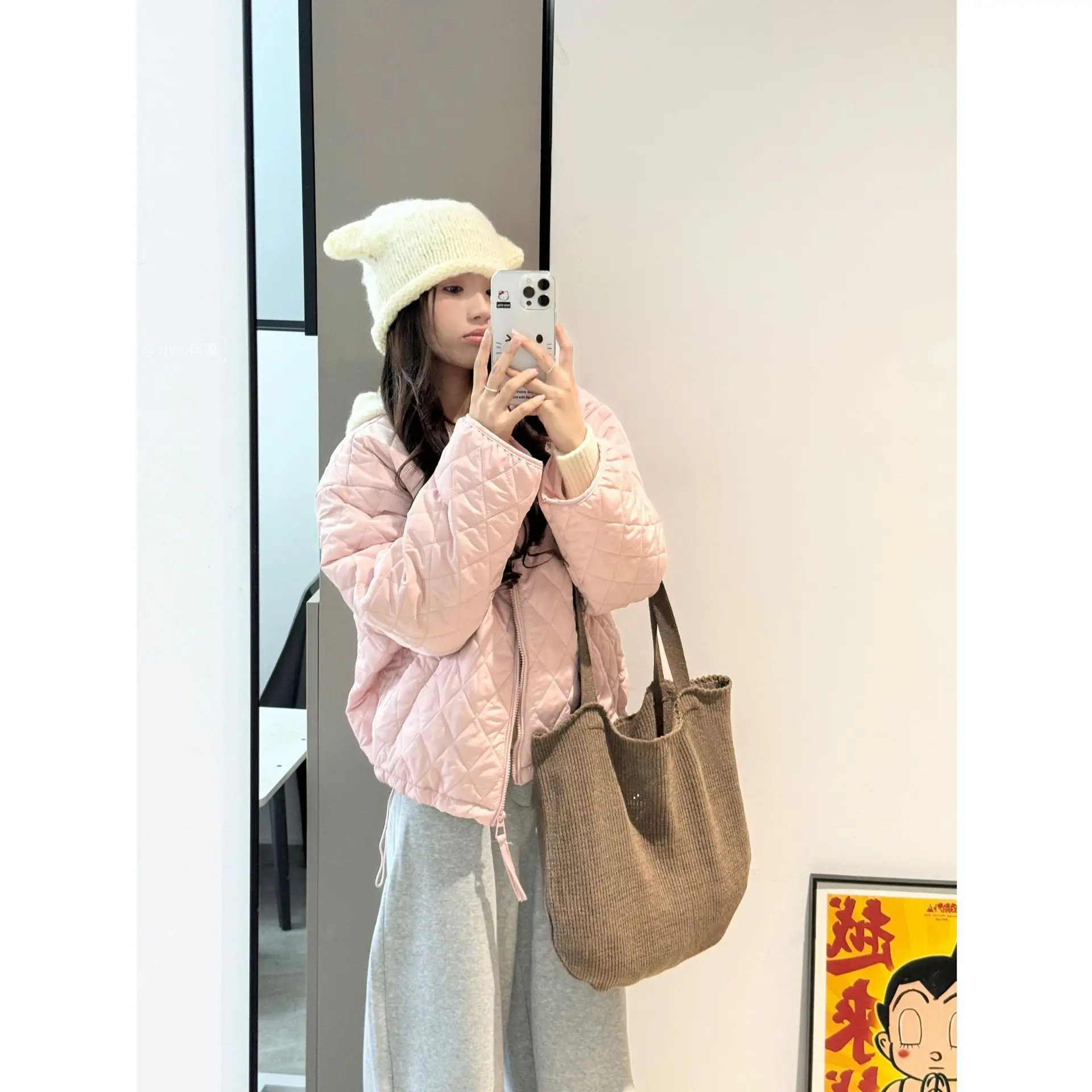 2025 Otoño Invierno Chaqueta corta de algodón acolchada suave y cálida mate a prueba de viento para mujer