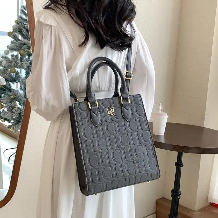 

2026 New Print Tote Bag for Women Large Capacity Canvas Shoulder Bag Crossbody Purse Casual Beach Bag Weekender Trendy Handbag