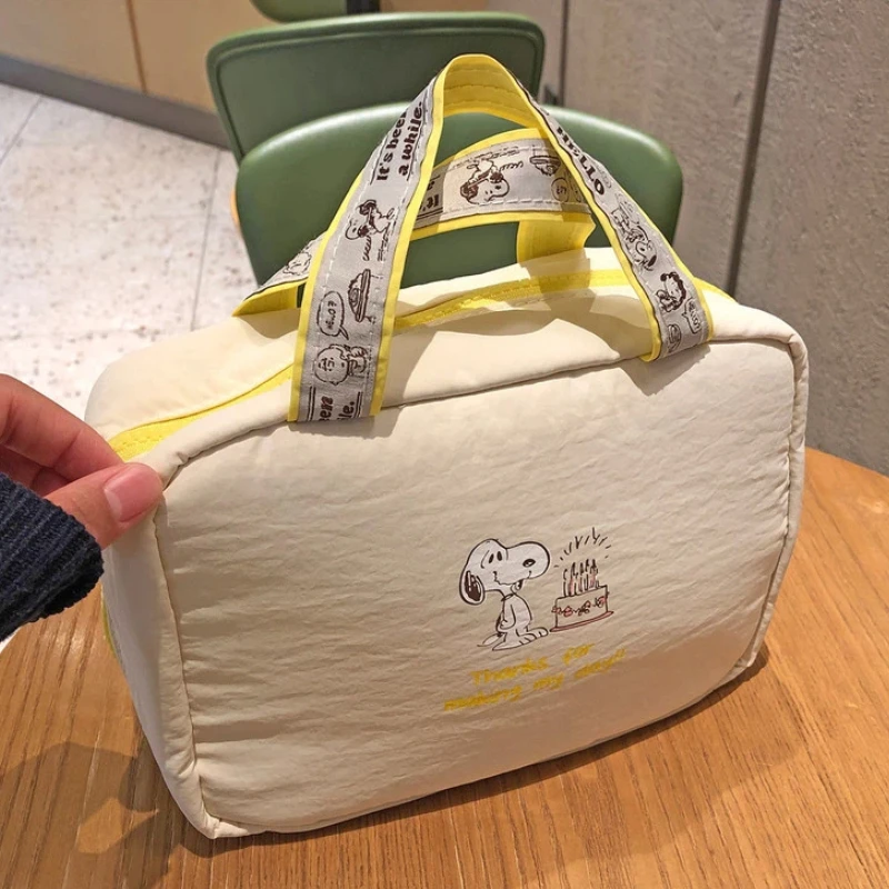 

Snoopy Hanging Toiletry Bag Large Capacity Waterproof Portable Travel Cosmetic Bag Japanese Style Simple Cute Daily Use