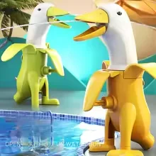 Portable cartoon water gun, compact water spray gun, multiple shapes, suitable for summer swimming pools and beach parties