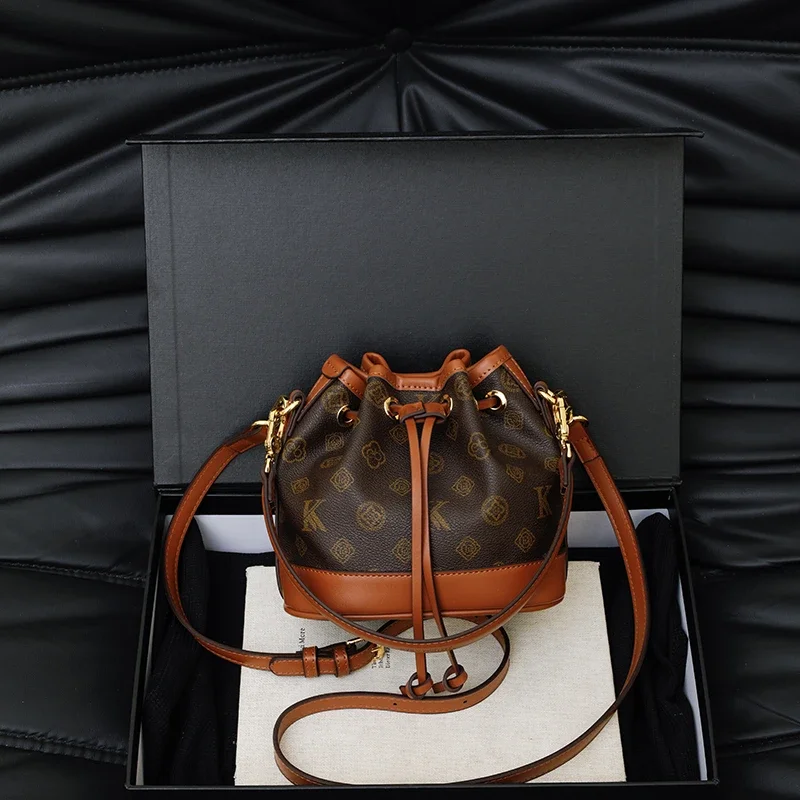 

Elegant Commuter Messenger Purse - Crossbody Tote Bag With Paris Vintage Logo & Fashion Forward Capacity