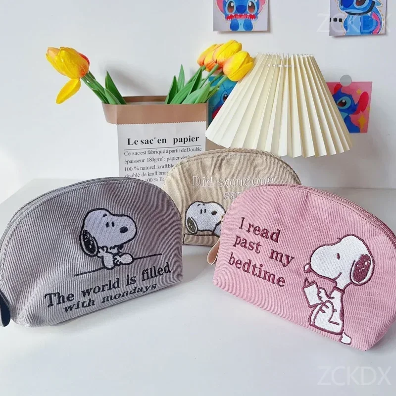 Snoopy Corduroy Mini Cosmetic Bag Cute Animation Women\'s Makeup Bag Portable Wallet Coin Purse Travel Toiletry Storage Wash Bag