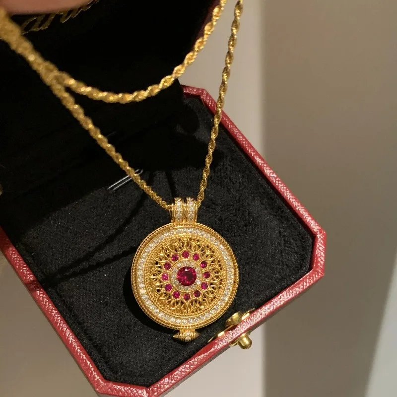 Vintage New In Full Diamond Ruby Hollow out Rose flower Round Necklace Exquisite Court style collar chain Wedding Jewelry