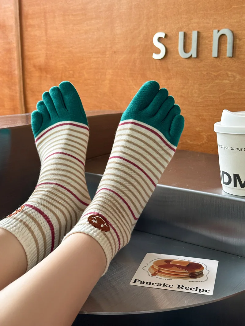 New Five-Finger Ladies Breathable Sweat-Absorbing Mid-Tube Split-Toed Socks Cute Cartoon Student Girl Socks