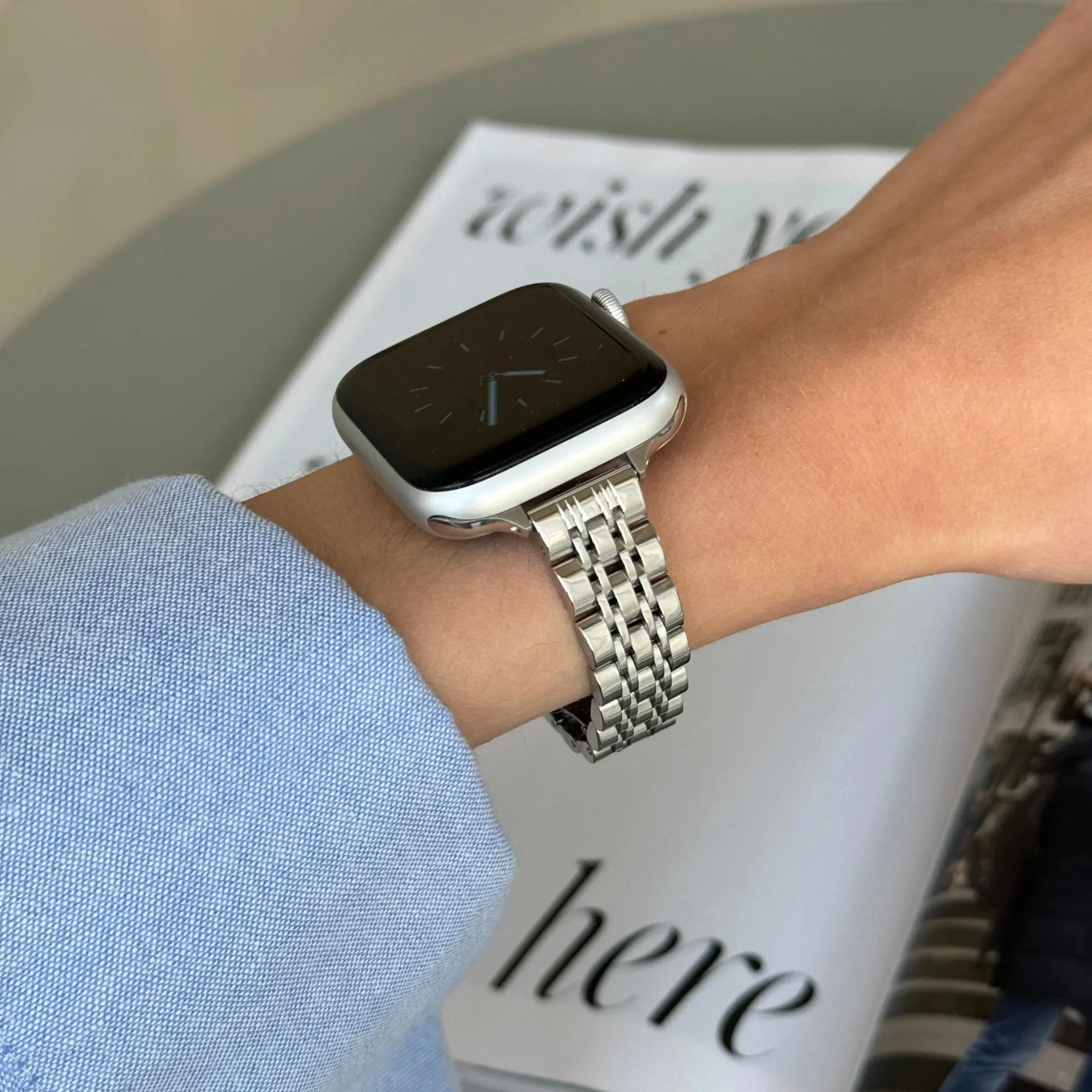 Schlankes Damen-Uhrenarmband aus Edelstahl und Metall für Apple Watch 38/40/41 mm, 42/44/45/46/49 mm, geeignet für iWatch-Serie SE987654321 – Detail 9