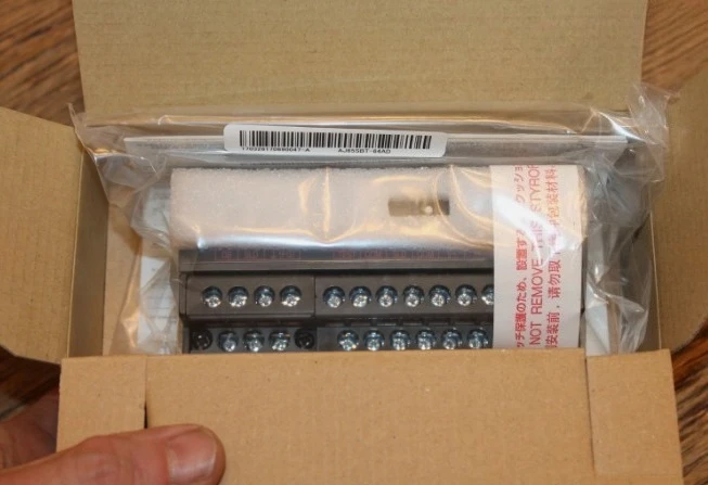 Brand New Original AJ65SBT-64AD Controller AJ65SBT 64AD Fast Delivery