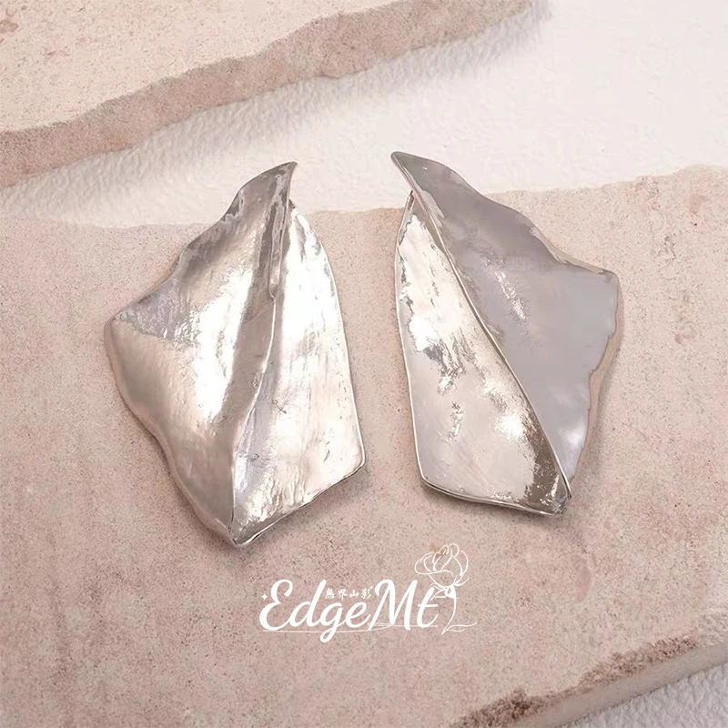 New Metallic Geometric Pleated Leaf Silver Needle Women's Retro Style Earrings