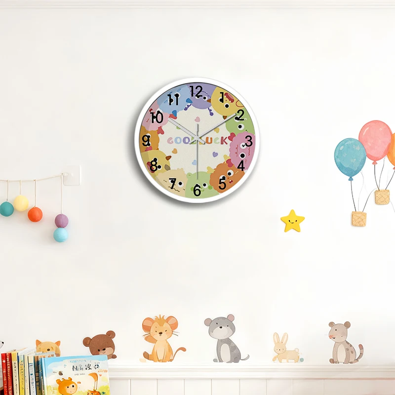 ساعة حائط معلقة على شكل رسوم كرتونية مستديرة صامتة، مناسبة لغرفة المعيشة والمدرسة وغرفة الدراسة وغرفة النوم وهدايا الأطفال