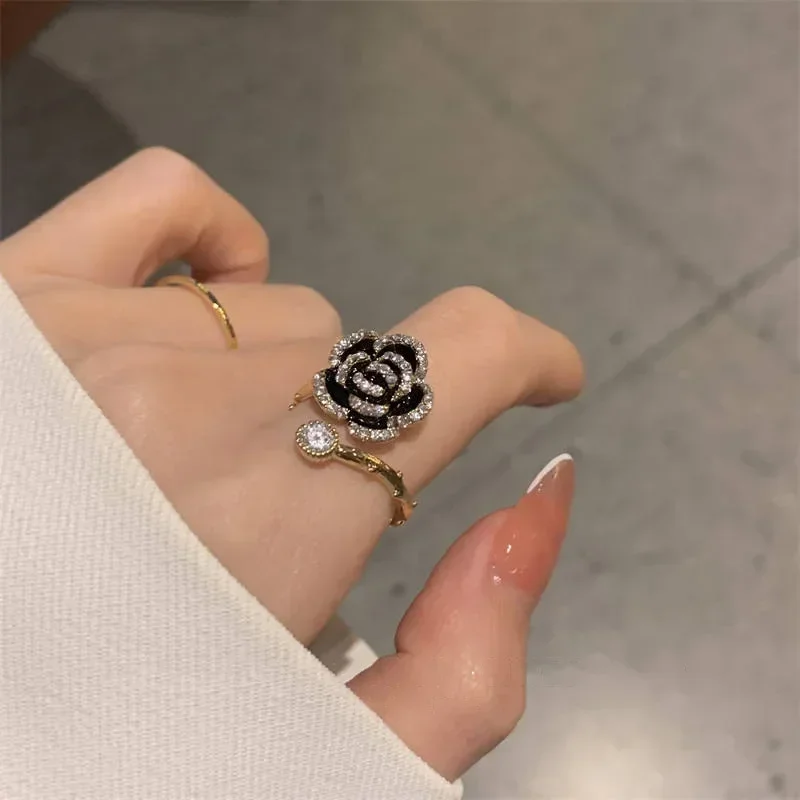 Black Rose Shaped Metal Opening Rings for Woman Girls Fashion Luxury Zircon Adjustable Index Finger Rings Jewelry Party