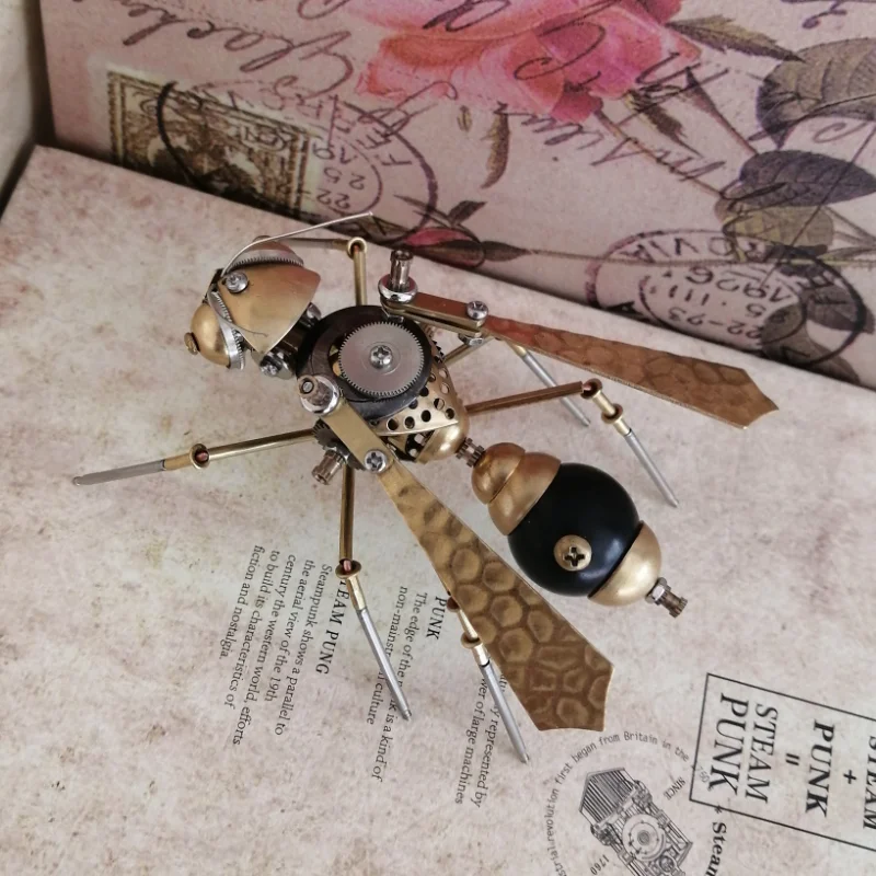 

Sunchamo Steampunk Mechanical Insect Hornet Full Metal Handmade Crafts Parts Device Model Creative Decoration Home Decore Gifts