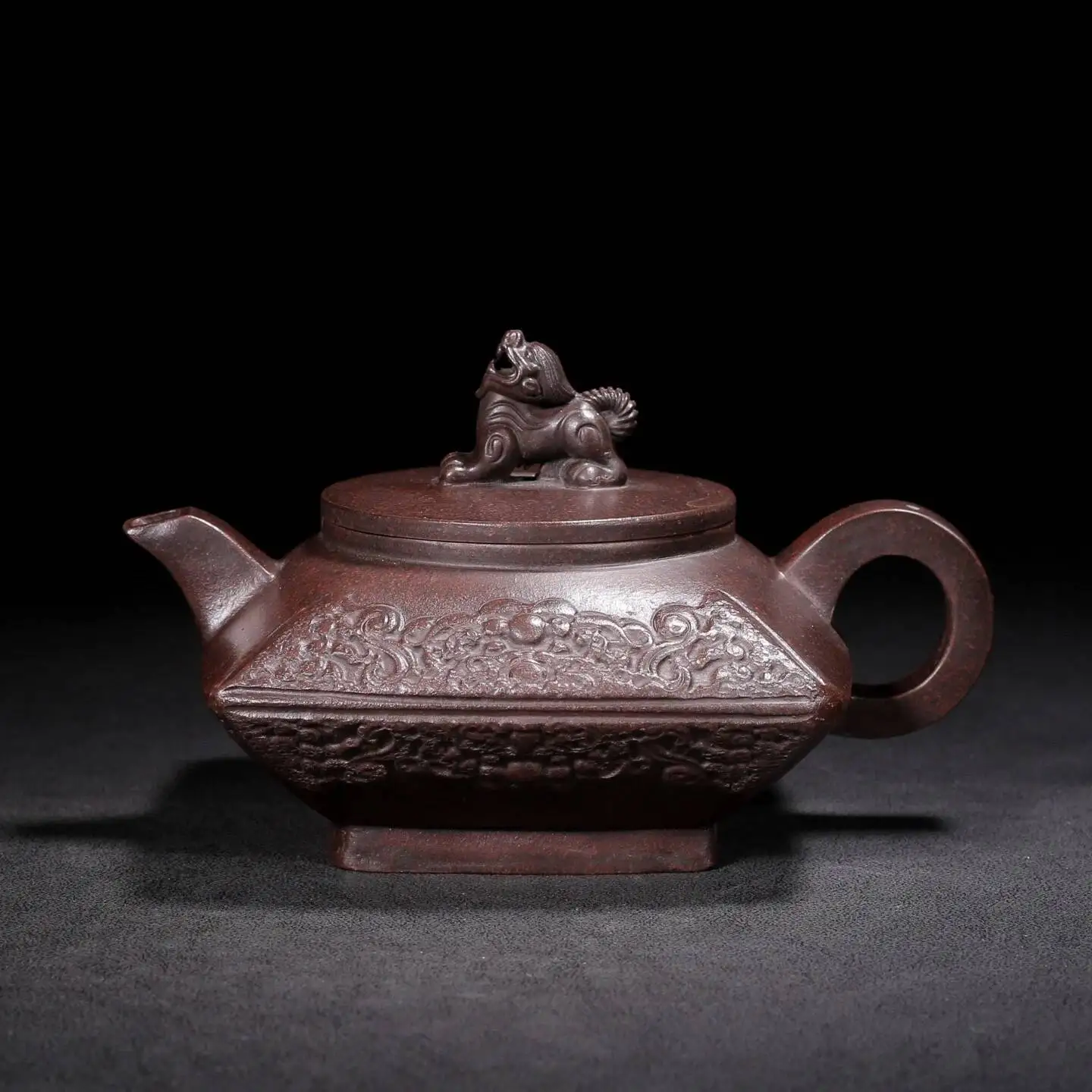 

Chinese Yixing Zisha Clay Handmade Exquisite Teapot, Designer: Gu Jingzhou 350CC