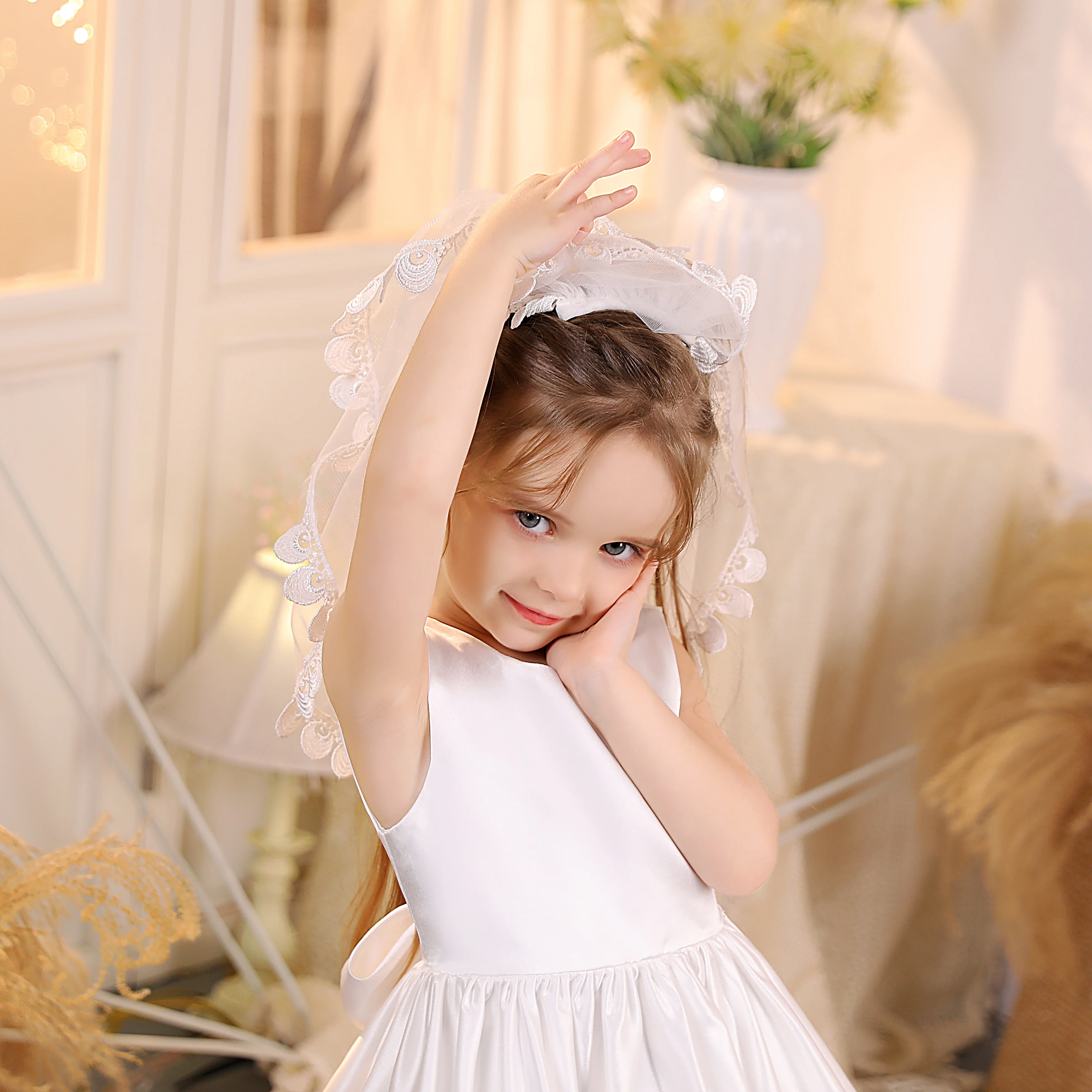 Gidion Applique Edge Wedding Veil For Kids Wedding Accessories Party Show Event Catwalk