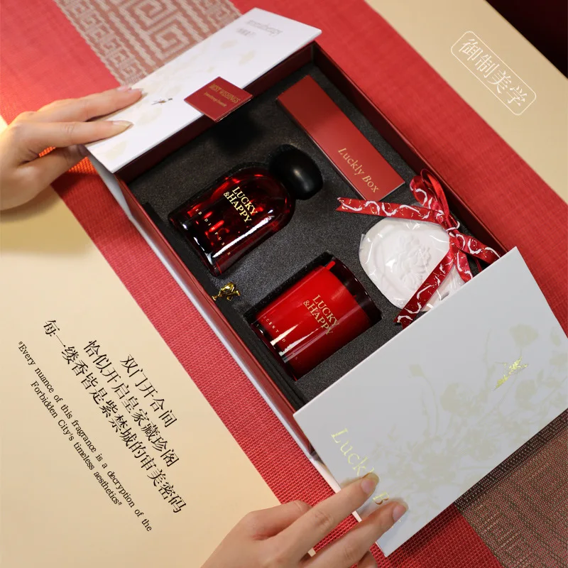 

Matarile Luxury Christmas Gift Box New Year Aromatherapy Gift Box Set Exquisite Candle Aromatherapy Gift Set Vela De Lujo