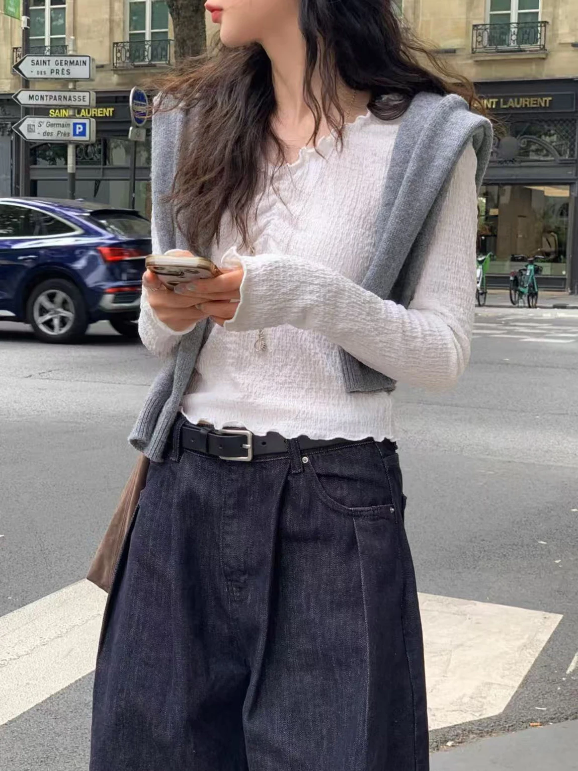 

Новая женская рубашка Sweet Design 2026: Весенняя коллекция, винтажный стиль, V-образный вырез, плиссировка, дышащая, с длинным рукавом, в стиле Dongda Gate