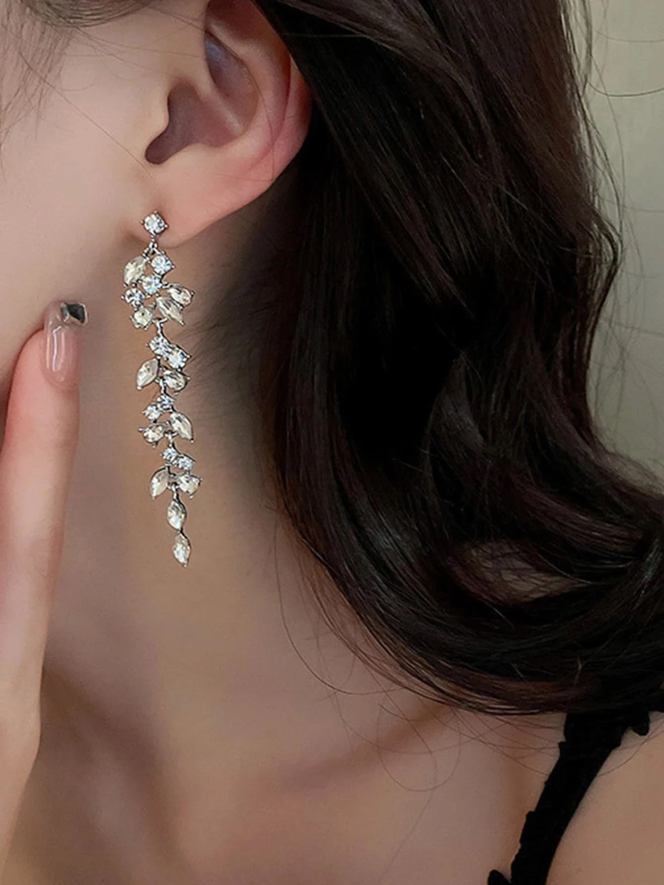 2pcs fashionable and high-end long tassel full diamond leaf earrings for women's banquet dress accessories image 6