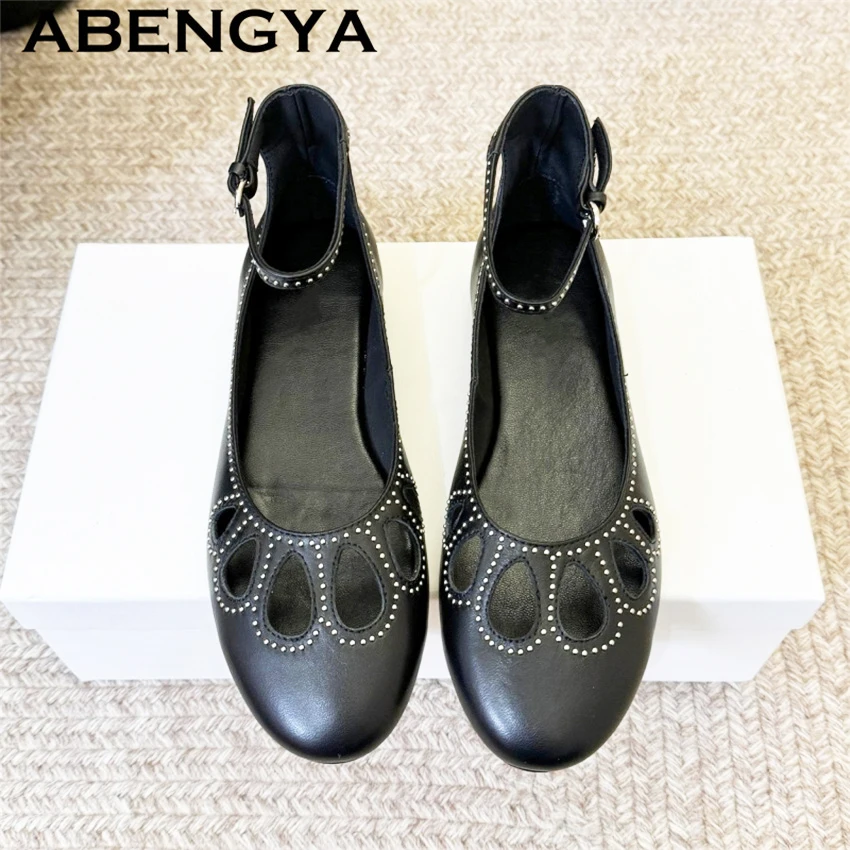 Ankle Buckle Round Toe Hollow Flat Shoes Women Black White Genuine Leather Doudou Flat Shoes Women Summer Loafers Shoes Lady