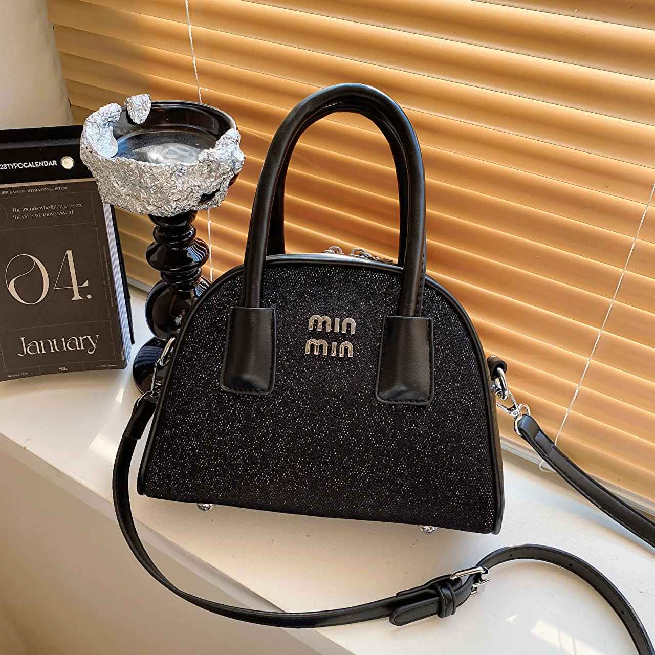 

2025 Luxury Vintage Bowling Bag Women Patent Black Convertible Crossbody Top Handle Gothcore Essentials Vegan Leather Boutique