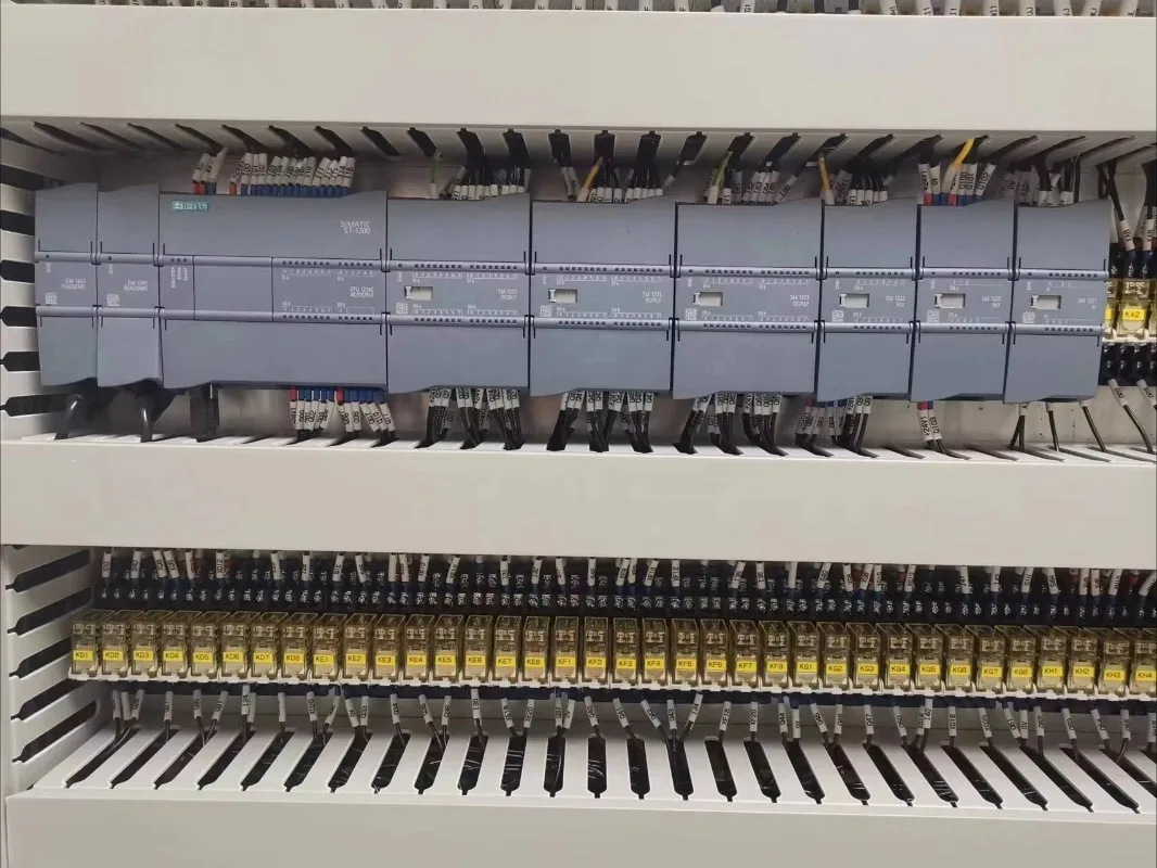 Intelligent PLC Control System with Multi-Channel Digital Input Output Interface for Drive Protection for PLC Programming