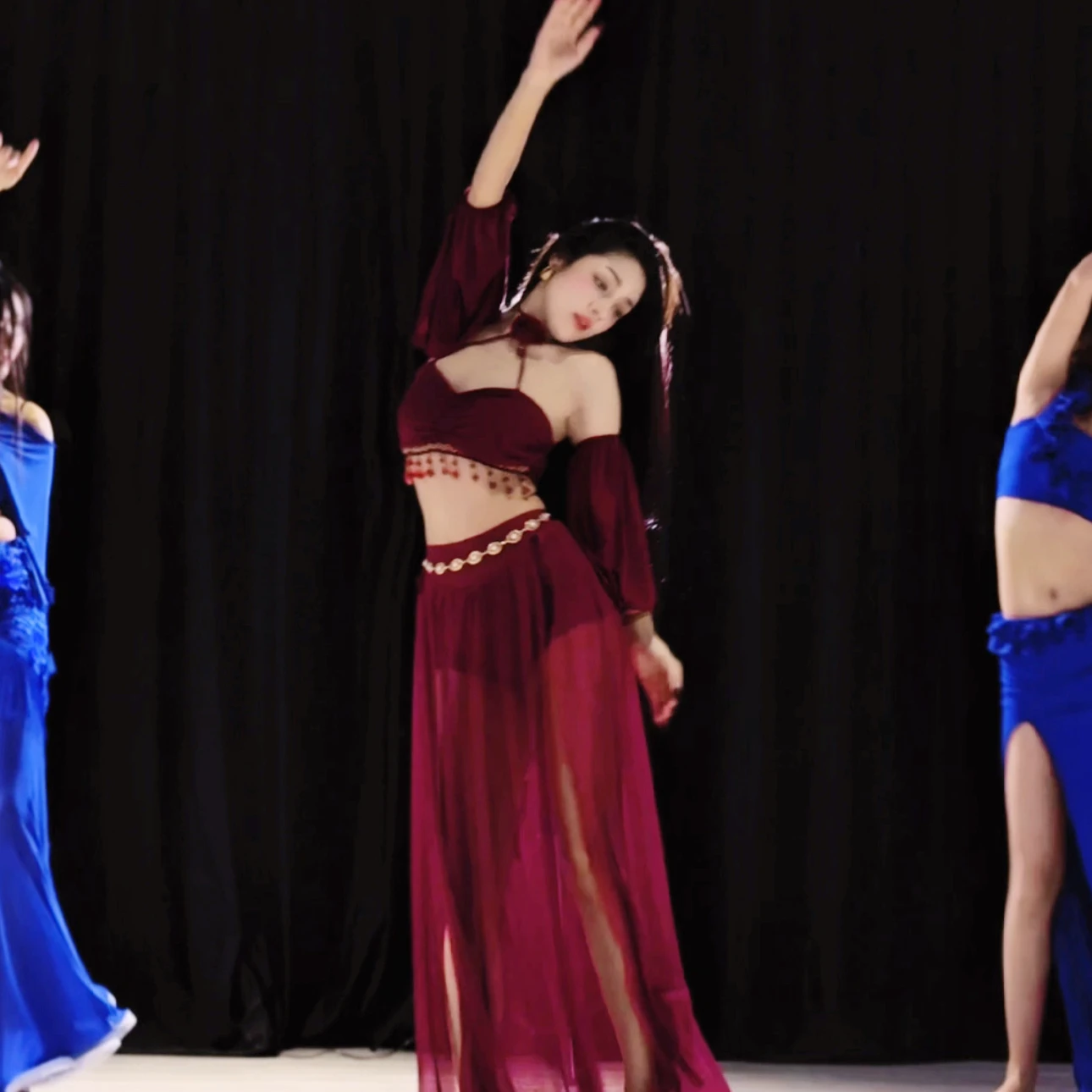 بدلة أداء الرقص الشرقي للسيدات بلوزة شرابة على شكل زهرة + أكمام + تنورة طويلة شبكية 3 قطعة ملابس ممارسة الرقص الشرقي الاحترافي