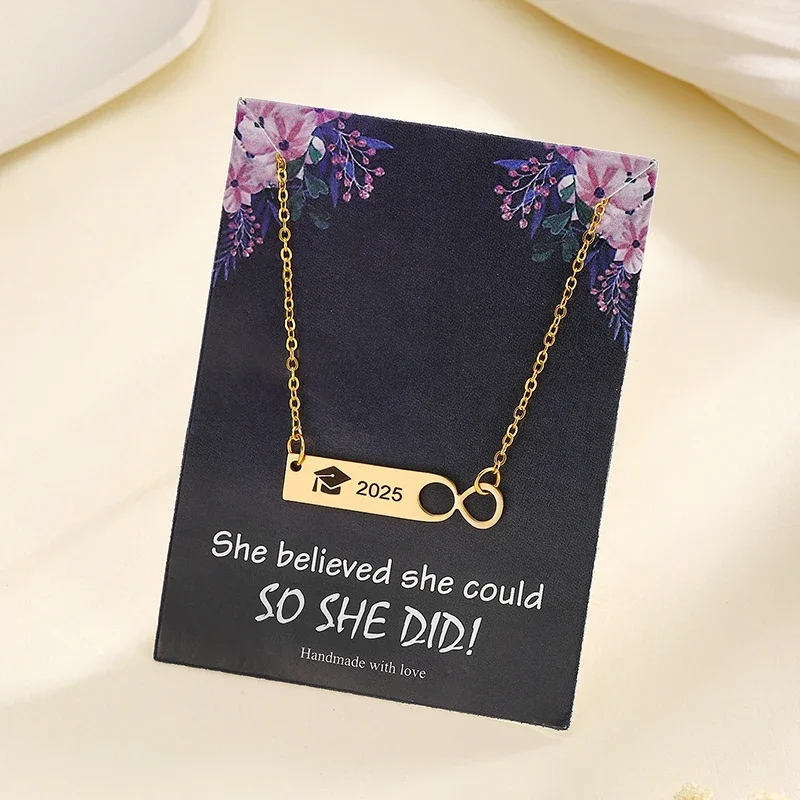 2025 قبعة التخرج قلادة قلادة مع بطاقة الفولاذ المقاوم للصدأ مجوهرات التخرج اكسسوارات هدايا جرة الحيوانات الأليفة للرماد جرة الحيوانات الأليفة