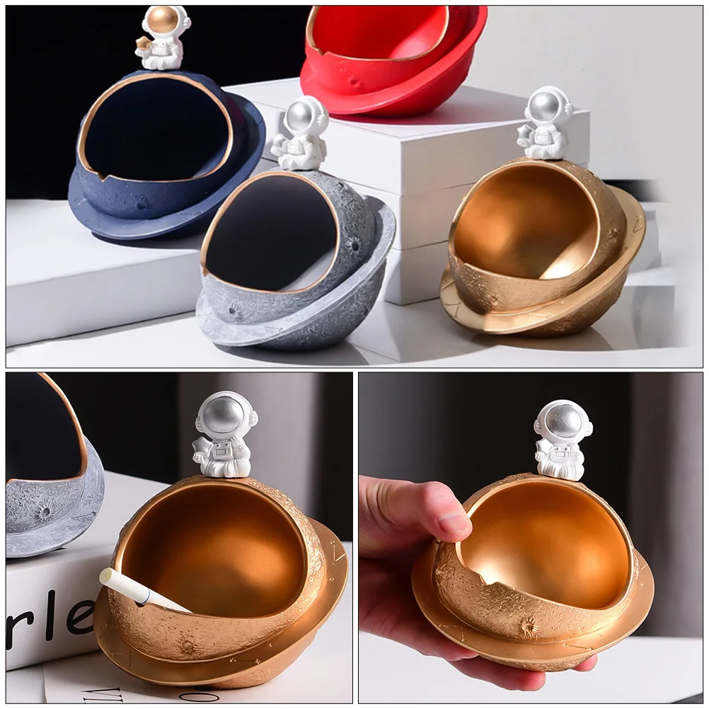

Astronaut Ashtray Spaceman Cigarette Desktop Space-themed Decor Male Gift Resin