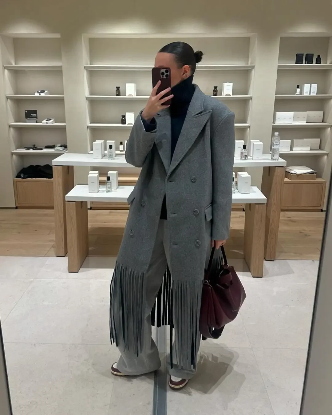 Modischer grauer Wollmantel mit Quasten für Damen, lässiger Revers-Mantel mit langen Ärmeln, doppelreihig, mit Taschen, lockerer langer Mantel, Damen-Outwear für den Alltag. – Detail 20