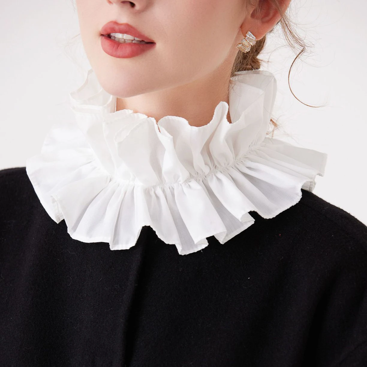 

Женский однотонный черно-белый хлопковый воротник-стойка с рюшами, модный кружевной фальшворотник на все сезоны