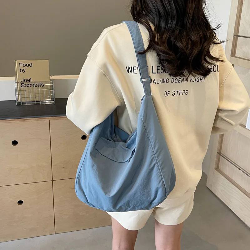 

Casual Messenger Bags for Women Nylon Large Capacity Lightweight Adjustable School Crossbody Bags Unisex Shopping Tote Bag Purse