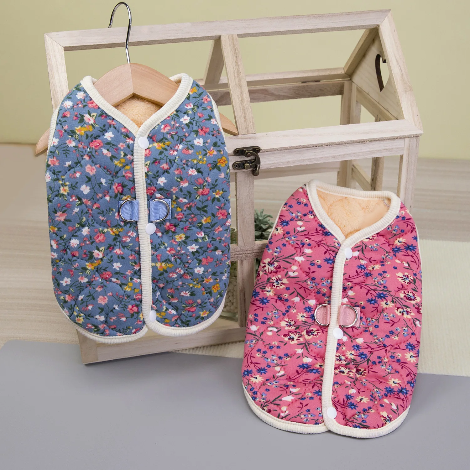 

Autumn Winter Warm Flower Pet Jacket Vest Pet Clothing For Small Medium Dogs Cats Cold-Resistant Cute Floral Pattern Pet Apparel