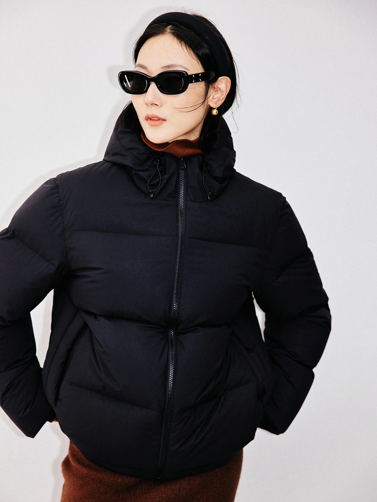 

Warmth Guaranteed White Goose down Puffer Jaet with Hood by XiaoChong And Camel Joint Venture Siberian 90 Tee-Proof Fabric