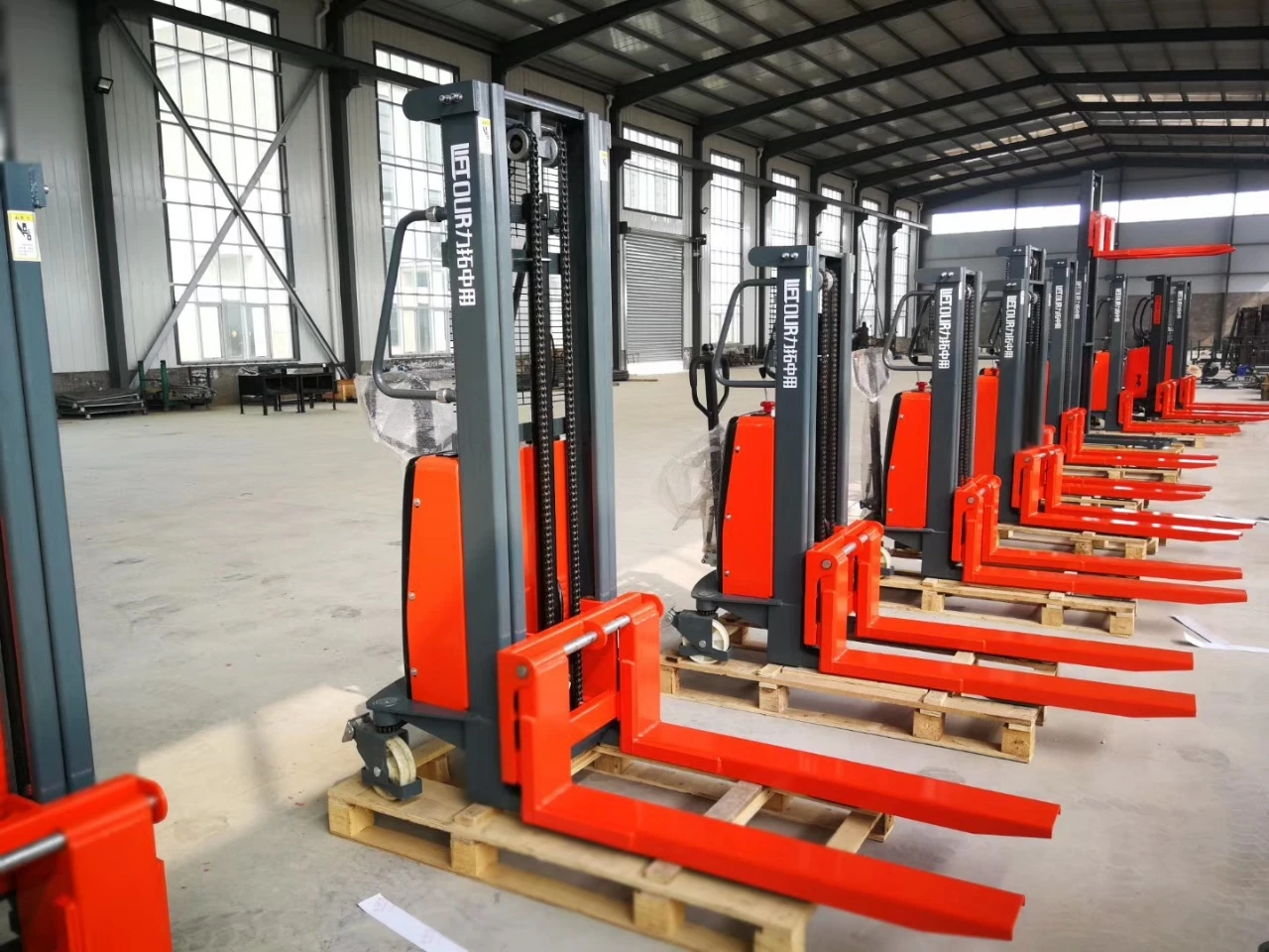 Small mini pedal chariot elevator electric forklift electric stacker trolley forklift electric 1000 kg 1500 kg 2000 kg