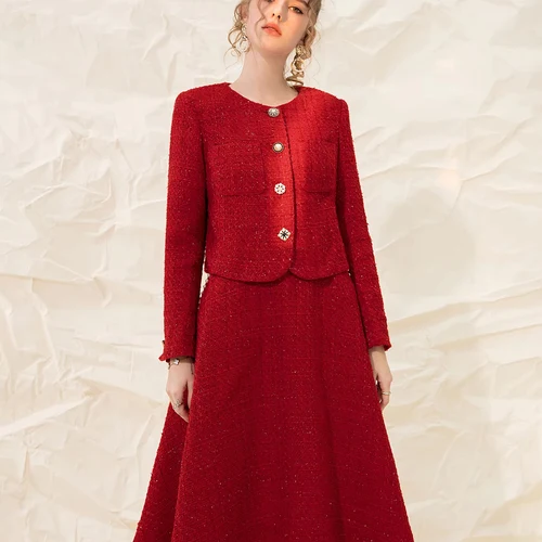 ملابس الحفلات والعطلات