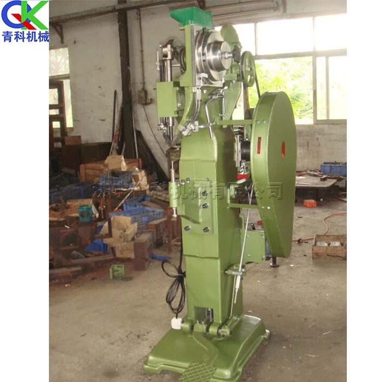 Hardware press riveting machine Automatic pneumatic rivevet Solid rotary rivet machineAutomatic rivet machine