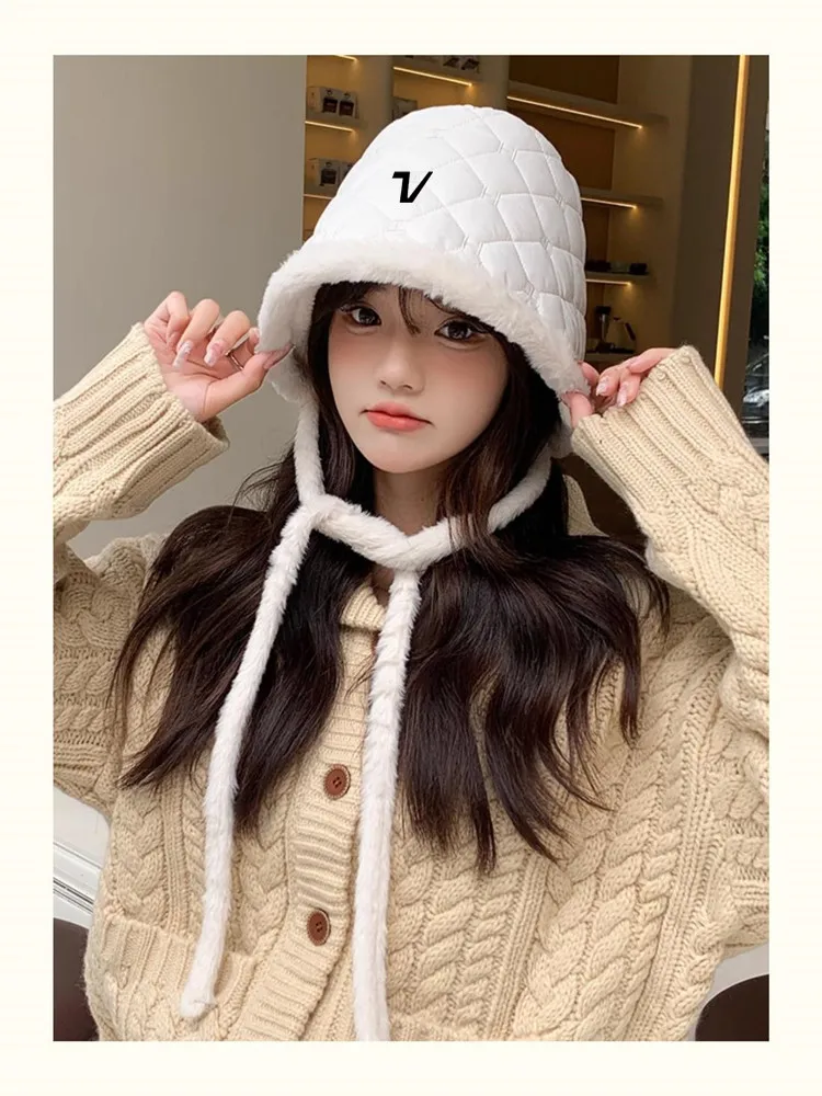 캠핑의자  Korean version 2024 new strap fisherman hat women\'s winter golf warm plush bucket hat versatile down ear protection hat