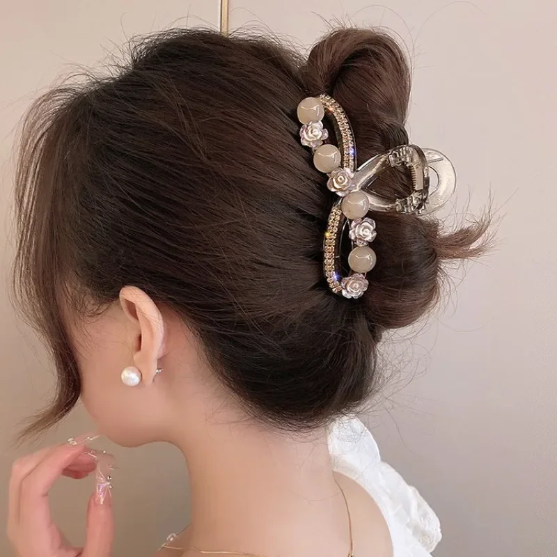 New Fashion Camellia Pearl Hair Clip Girls Elegant Ponytail Clip Shark Clip Sweet Big Crab Claw Hair Accessories Headwear