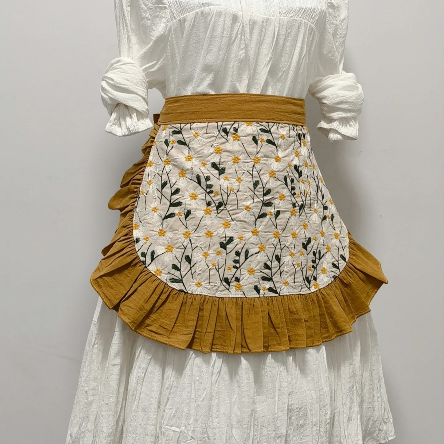 Pure Cotton Daisy Embroidered Half Apron One Piece Short Waist Apron For Home Kitchen
