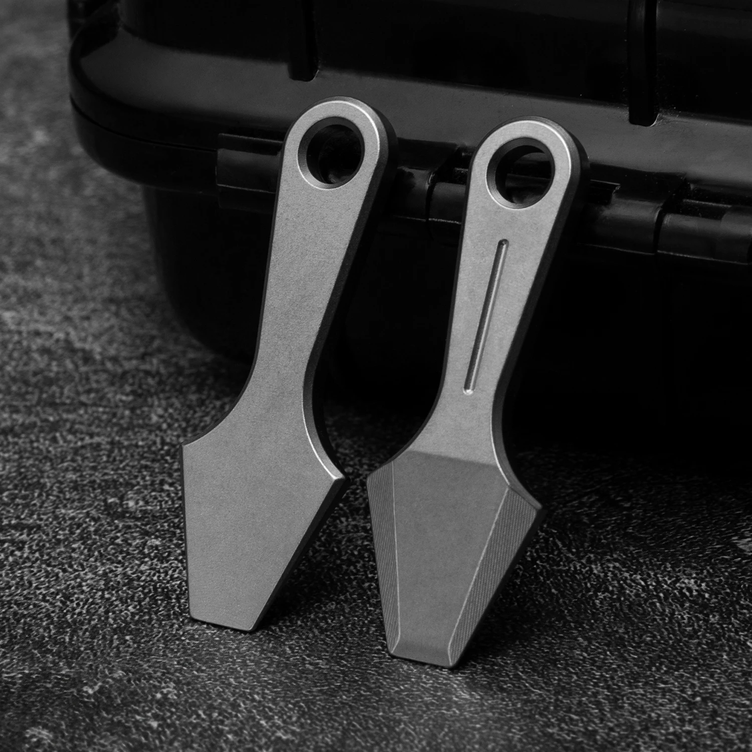 Mini Ultra Light Titanium Alloy Pry Bar EDC Tool Outdoor Small Tools Key Chain Functional Pendant Unpacking Bottle Opener