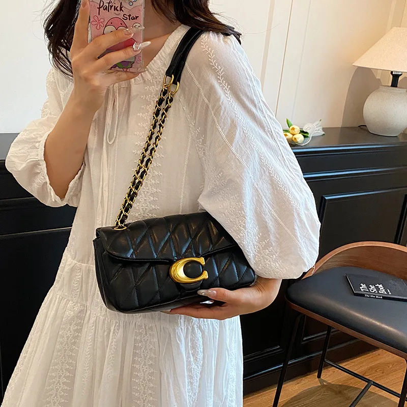 Women Quilted Leather Shoulder Bag Luxury C Logo Gold Chain Crossbody Bag Designer Small Flap Handbag Vintage Black Evening Clut view 3
