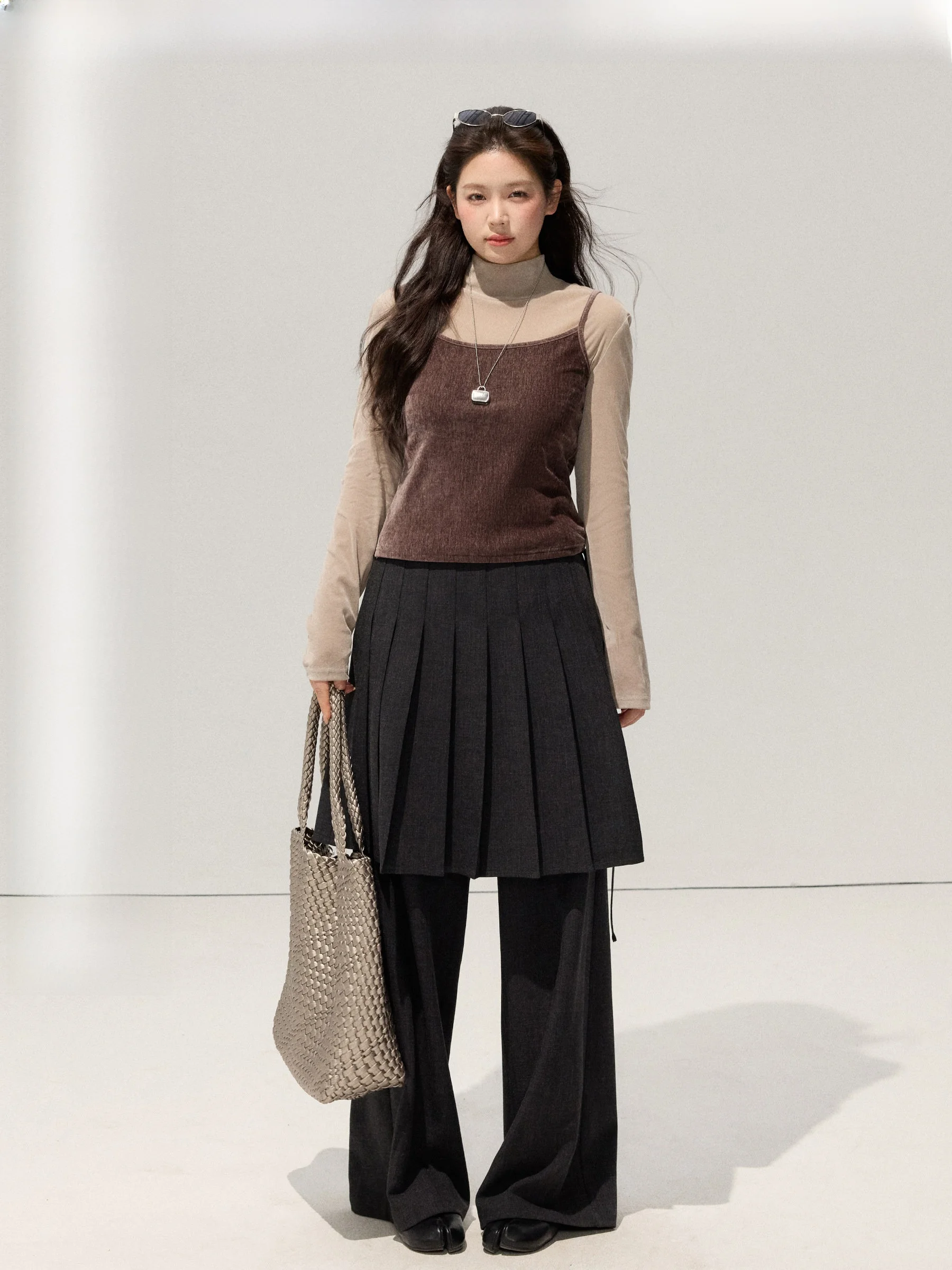 

Комплект из вельветового топа-накидки и юбки с высокой талией для полных женщин: комфортный крой, длинный рукав, весенний модный образ