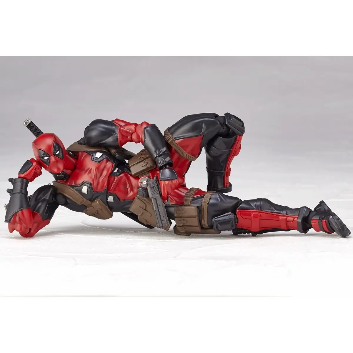 Bandai Super Hero Incredibile Yamaguchi Deadpool Action Figure Giocattoli Piscina Morta Statue Mobili Modello Bambola Ornamenti Da Collezione Giocattolo