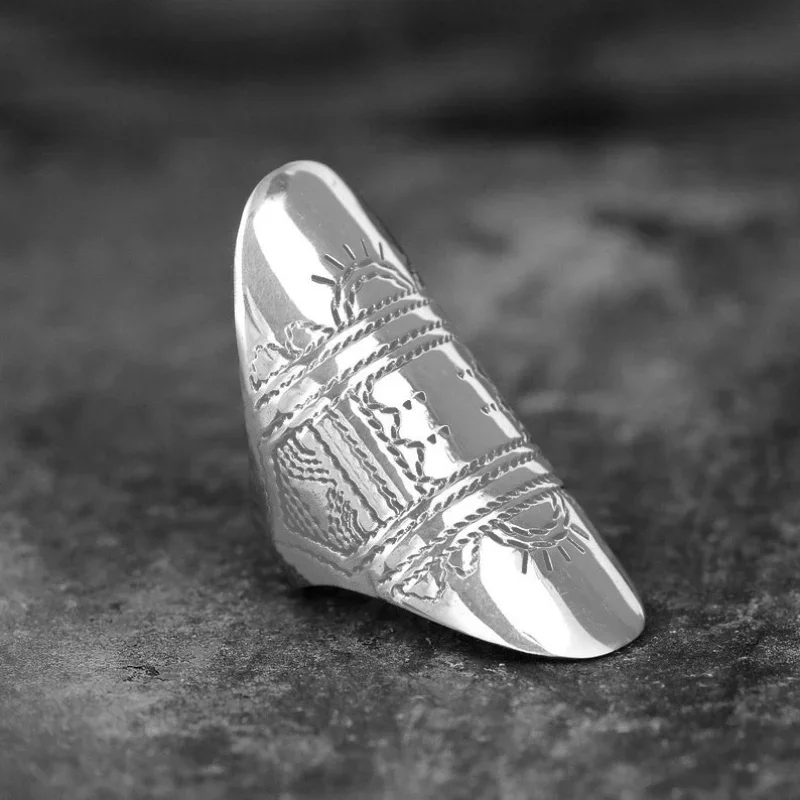 1PC Vintage Bohemian Chunky Wide Face Ring, Moon & Wind Themed Unisex Statement Accessory, Eternity Promise Ring Suitable for Wedding, Engagement & Anniversary, Wonderful Gift Choice for Birthday, Father's Day