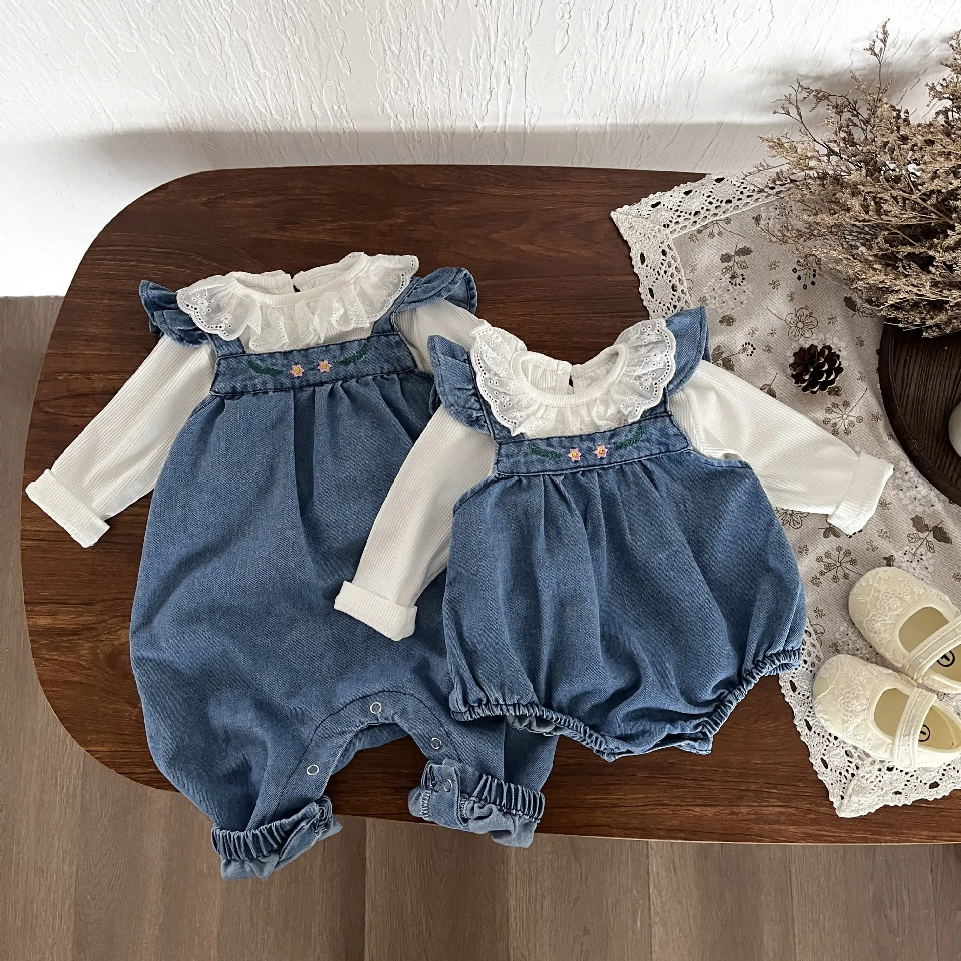 2024 Autumn New Baby Sleeveless Denim Strap Bodysuit Infant Girl Cute Floral Embroidery Jumpsuit Toddler Casual Romper 0-24M