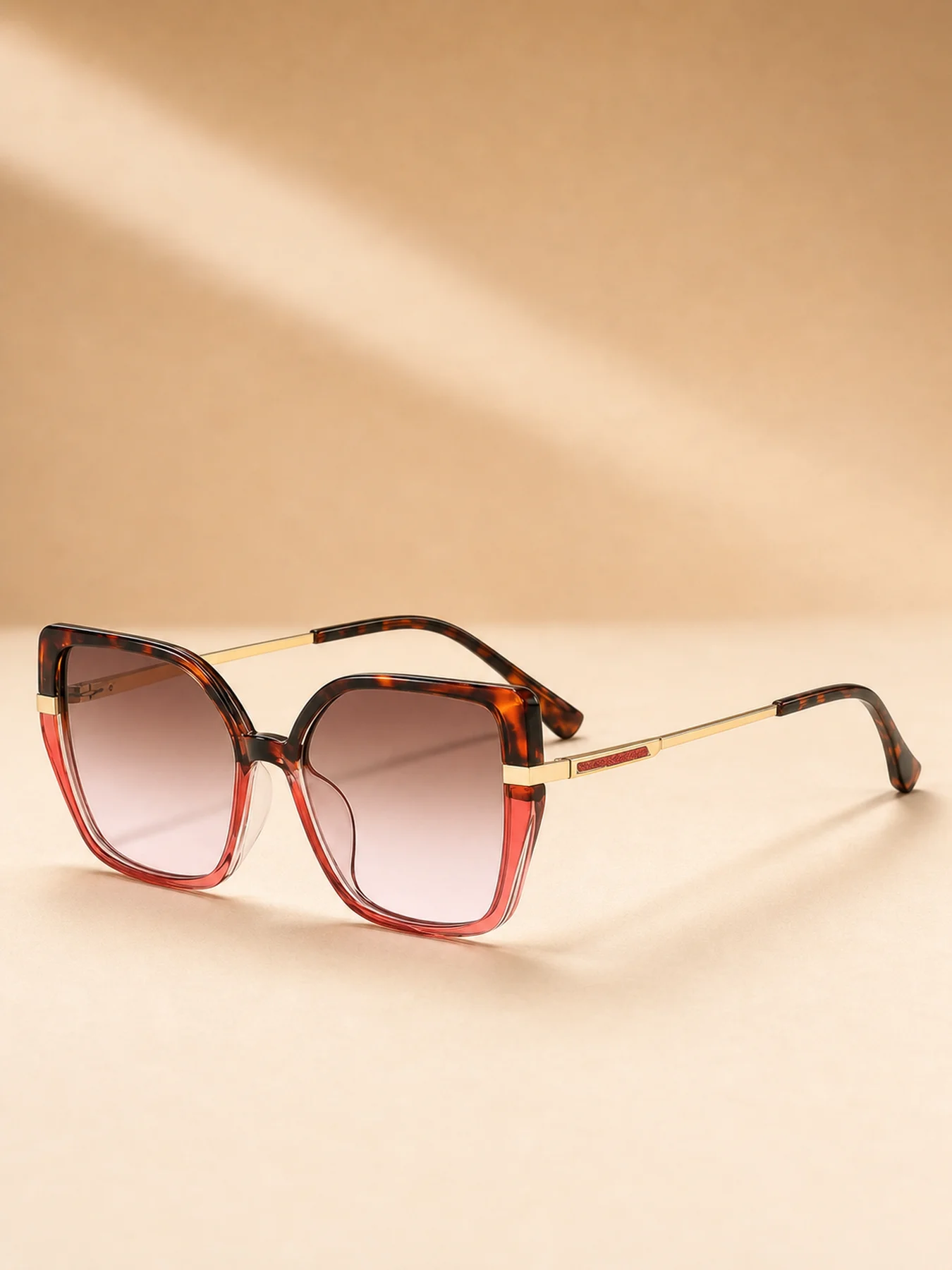 Retro Large Frame Square Women's Sunglasses Tortoiseshell Color Blocked Frame Gradient Lenses Fashionable Sunglasses