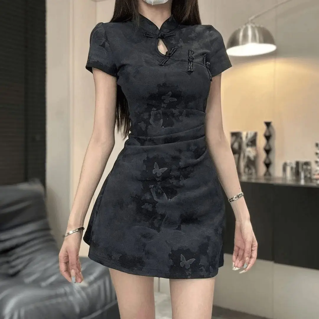 Vestido de verão apertado amarrado tingido feminino, novo estilo chinês, Qipao curto melhorado, embrulhando vestido de quadril com dobras, slim fit, 2024