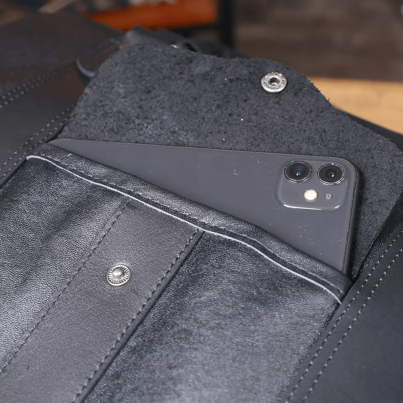 S.WORKER Vintage Reisetasche aus hochwertigem, pflanzlich gegerbtem Leder, Herren-Weekender-Reisetasche, Sporttasche für Outdoor-Reisen – Detail 15