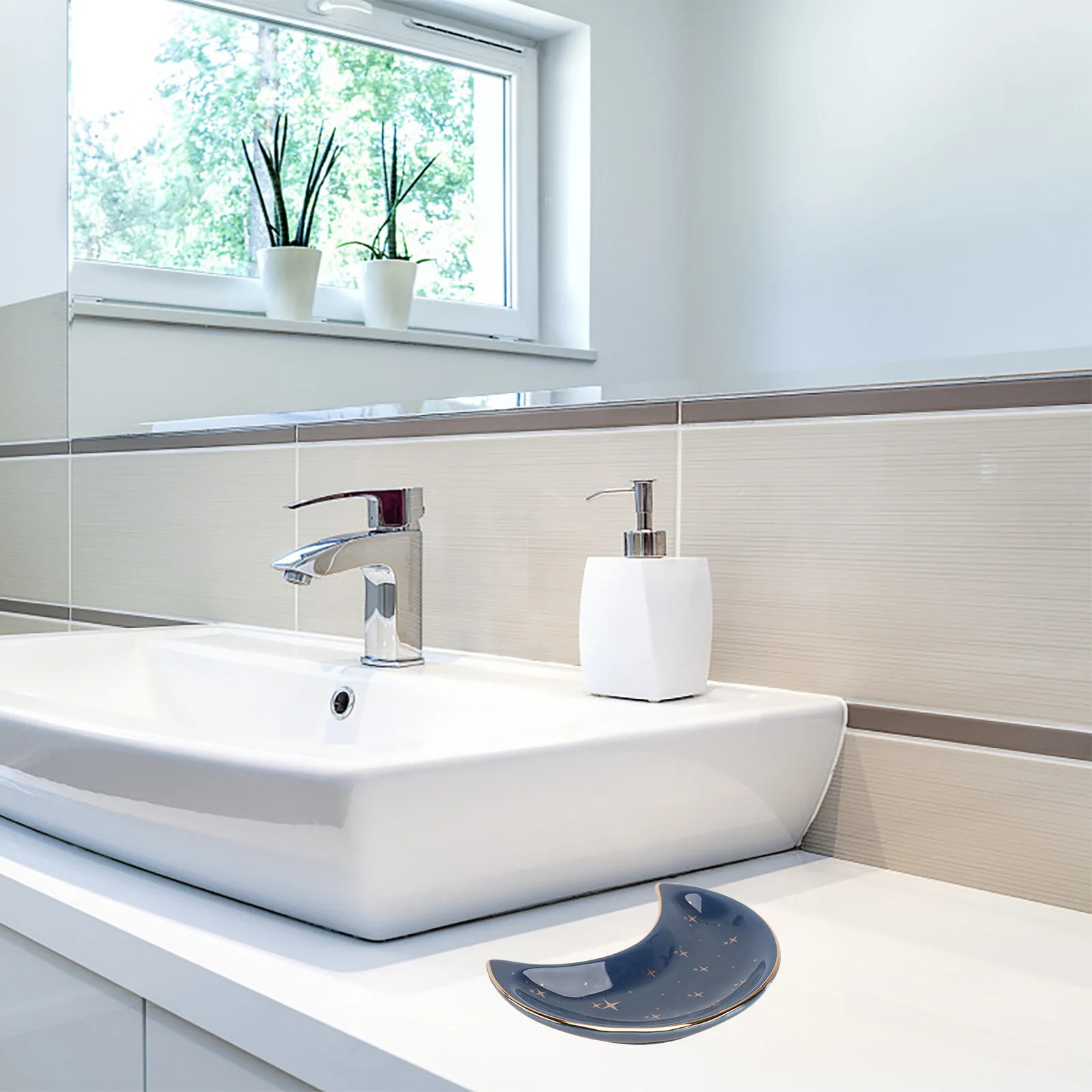 

1Pcs Exquisite Moon Shaped Ceramic Tray for Jewelry Storage Cosmetics Display Fruit Dessert Sushi Serving Home Decor