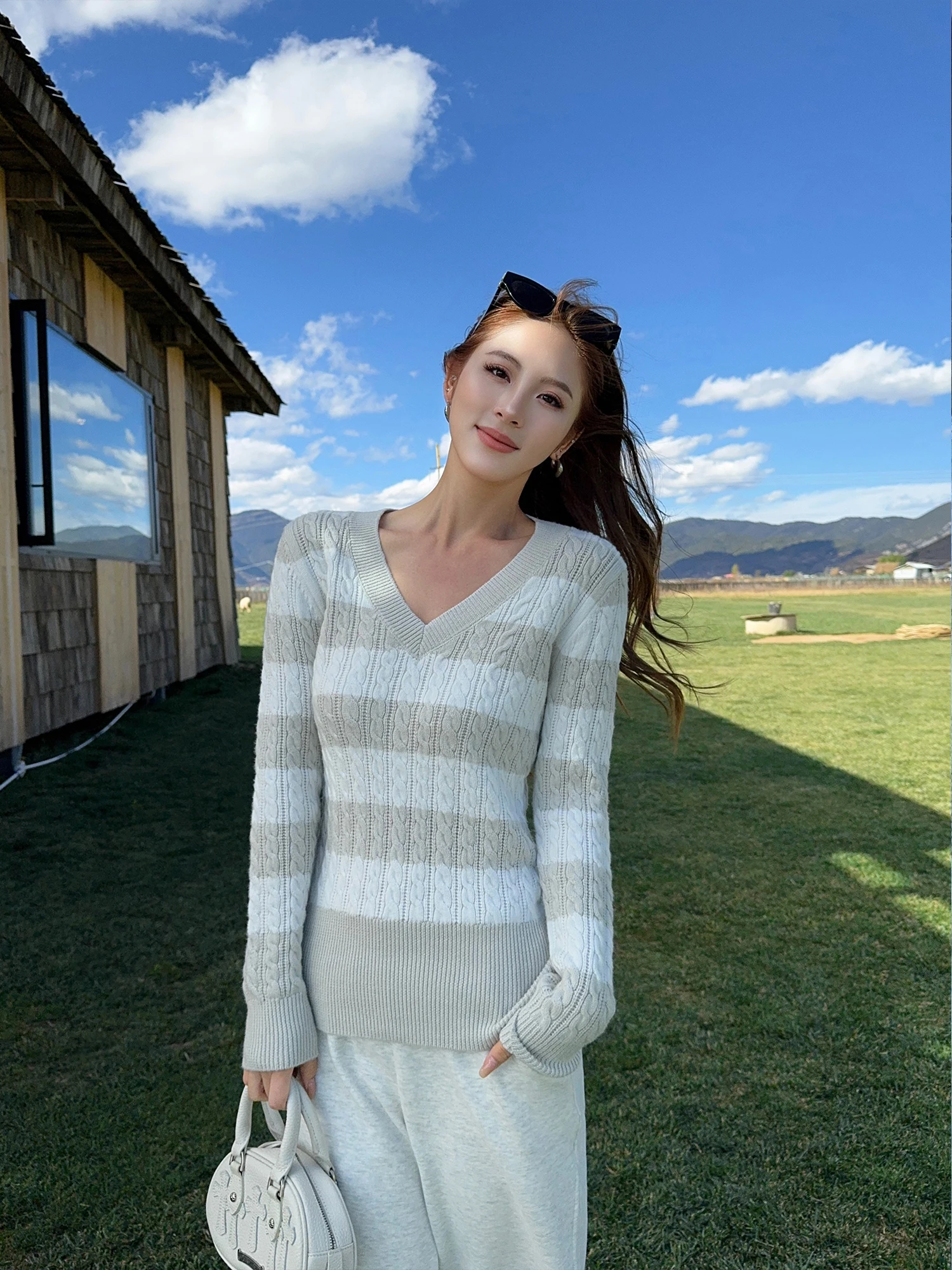 

Женский свитер NEVA HU в винтажном стиле с V-образным вырезом, приталенный, в полоску, вязаный, повседневный, из смесового полиэстера, с длинными рукавами