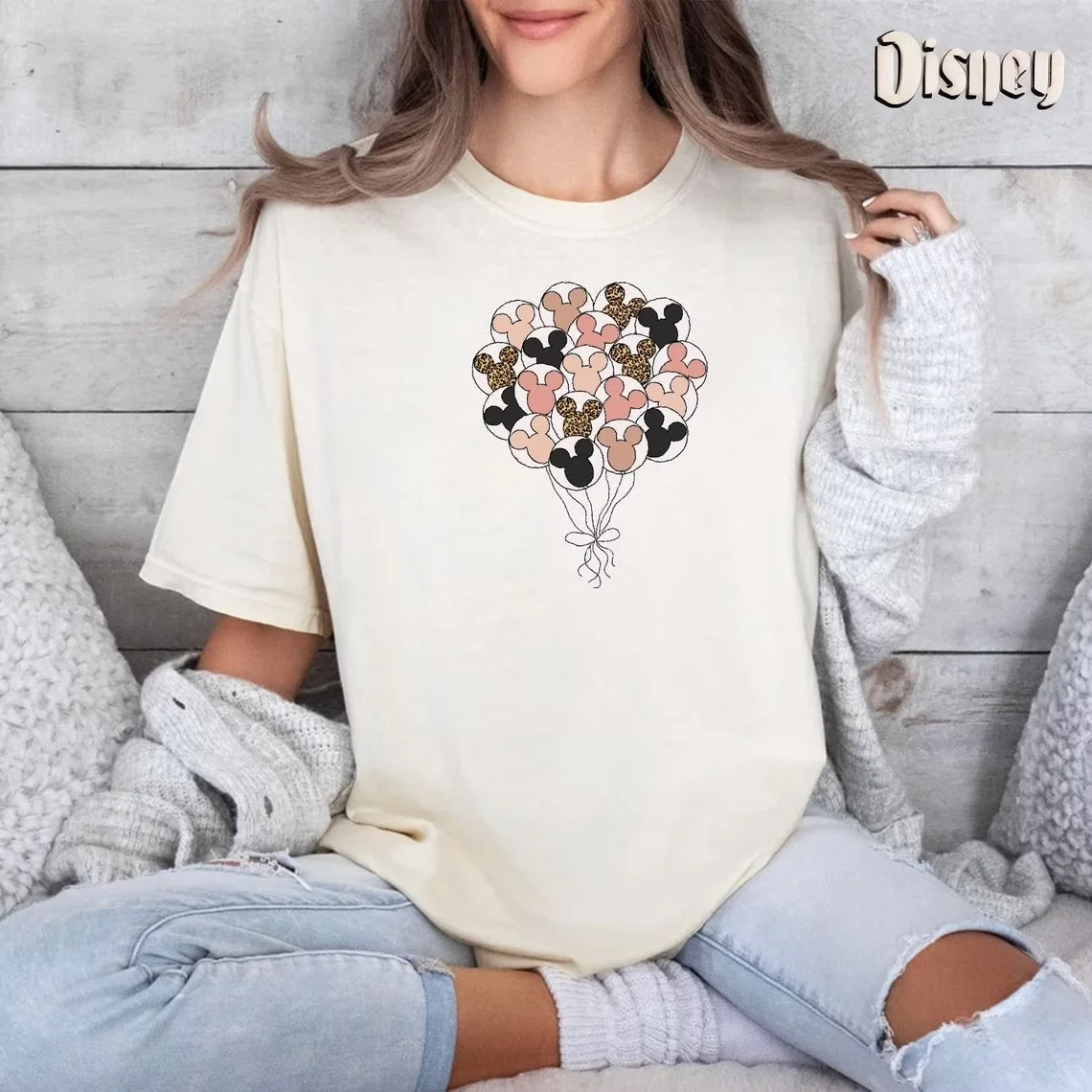 

Футболка с изображением головы воздушного шара Микки Мауса, разноцветная фольга с принтом, женские повседневные топы из хлопка, официальное произведение искусства Диснея, мягкий материал