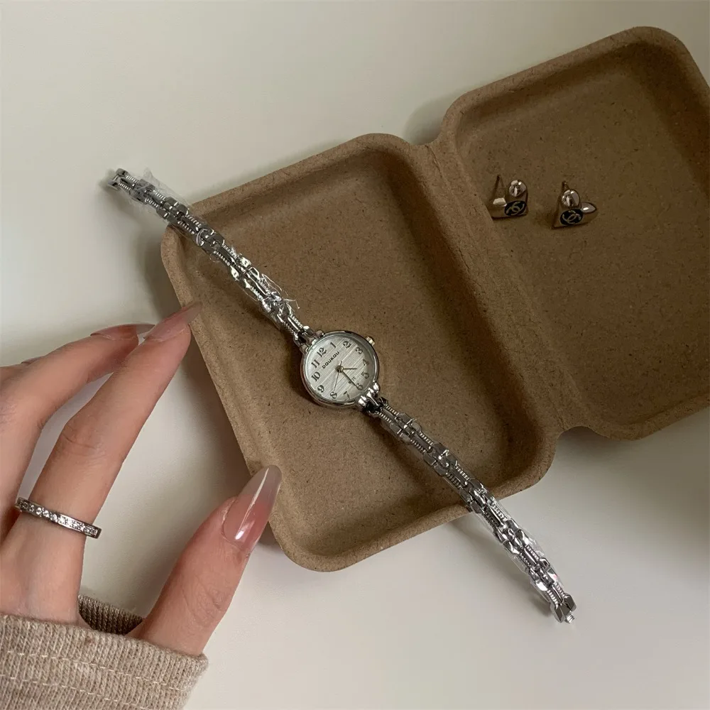 Vintage Round Dial Bracelet Watch Bracelet Strap Luxury Quartz Watch Gift Elegant Ladies Watch for Women
